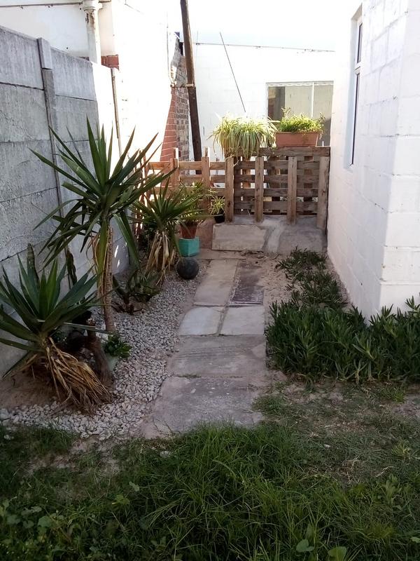 To Let 1 Bedroom Property for Rent in Ruyterwacht Western Cape